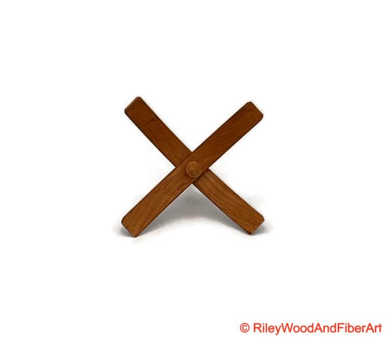 Medium Turkish Drop Spindle - Alder Whorl with Apple Shaft made by Riley Wood and Fiber Art